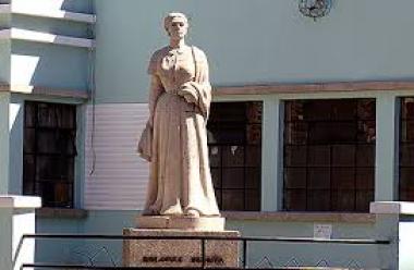 Busto de Dolores Bedoya de Molina - Zona 10