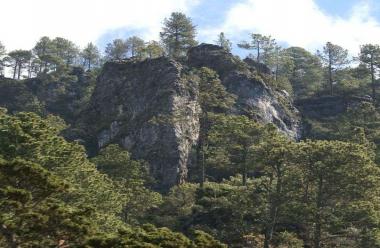 Sendero y Mirador Piedra Cuache