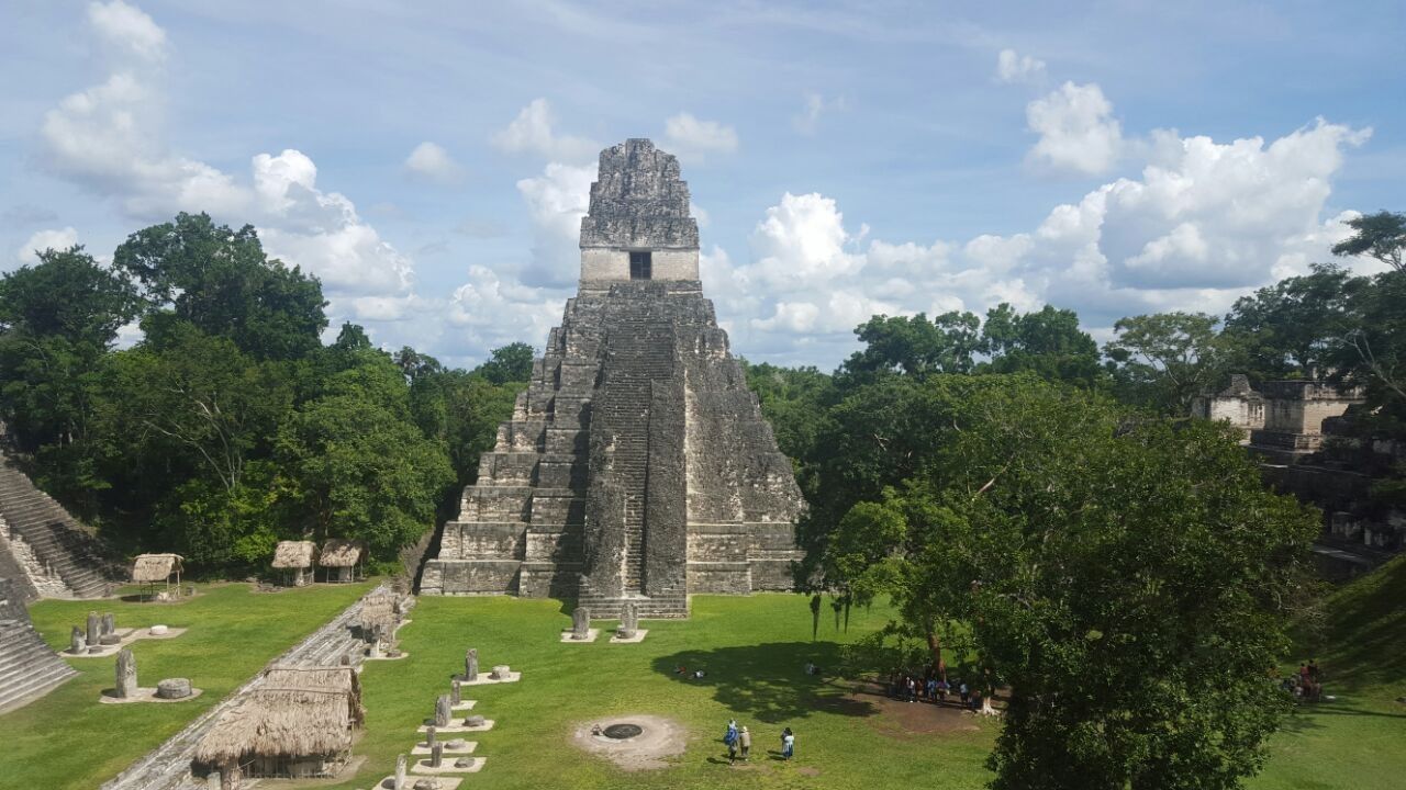 Tikal Mundo Maya   AÑO NUEVO 