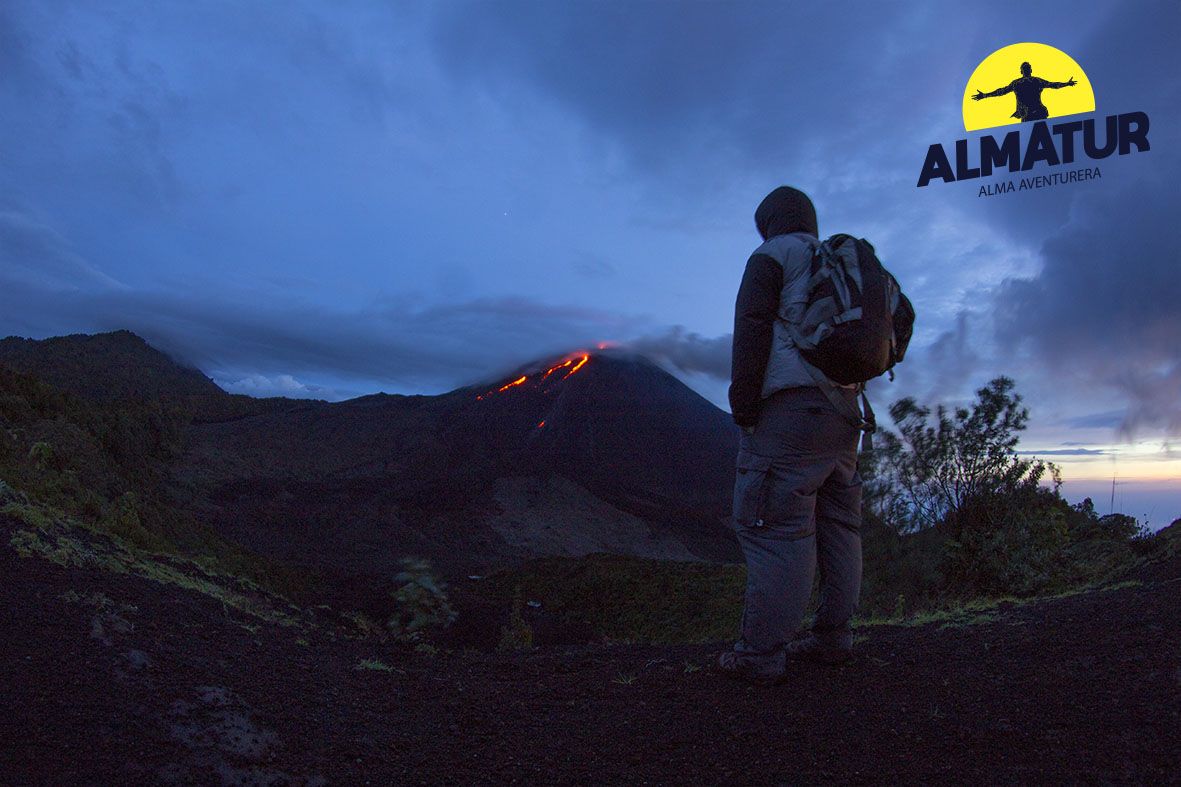 Ascenso al atardecer Volcán Pacaya