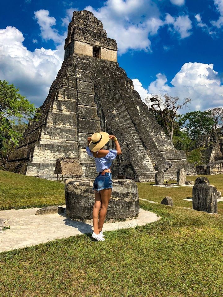 Tikal Mundo Maya y Castillo de San Felipe
